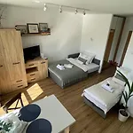 Riviera Hills Apartman *