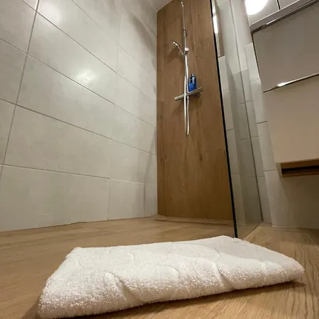 Riviera Hills غدينيا